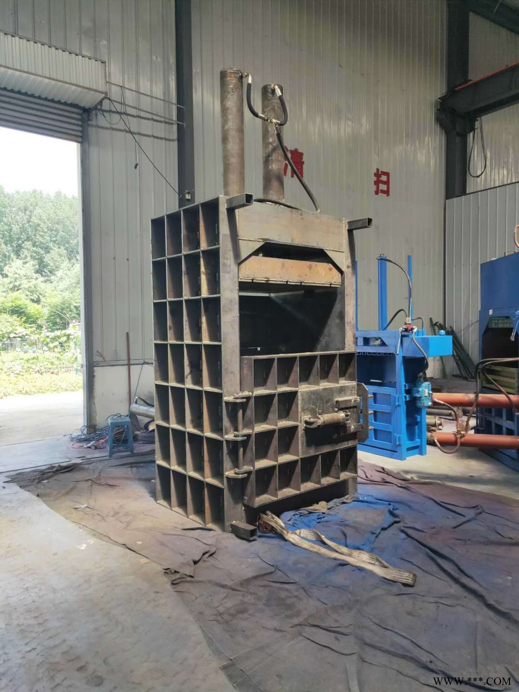 石成金 废钢铁块打包机设备 立式自动金属液压捆扎机 自动推包服装打捆机定制