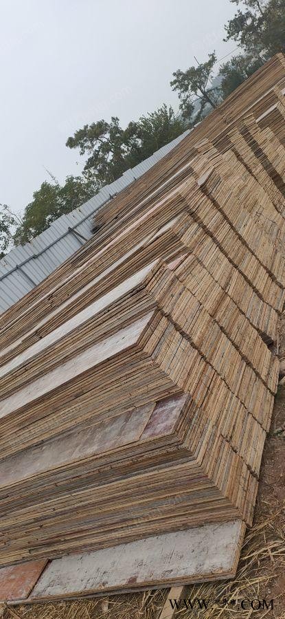 长期高价回收工地木方模板